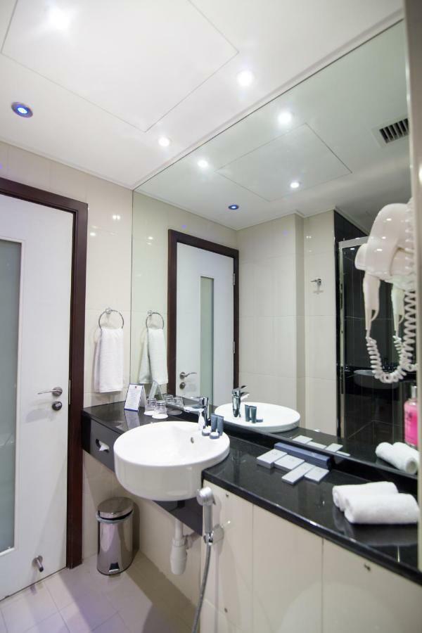 Holiday Bahrain Hotel Manama Eksteriør bilde